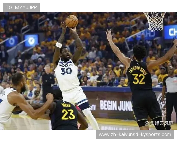 朱利叶斯·兰德尔带领尼克斯在2023赛季重返东部季后赛行列